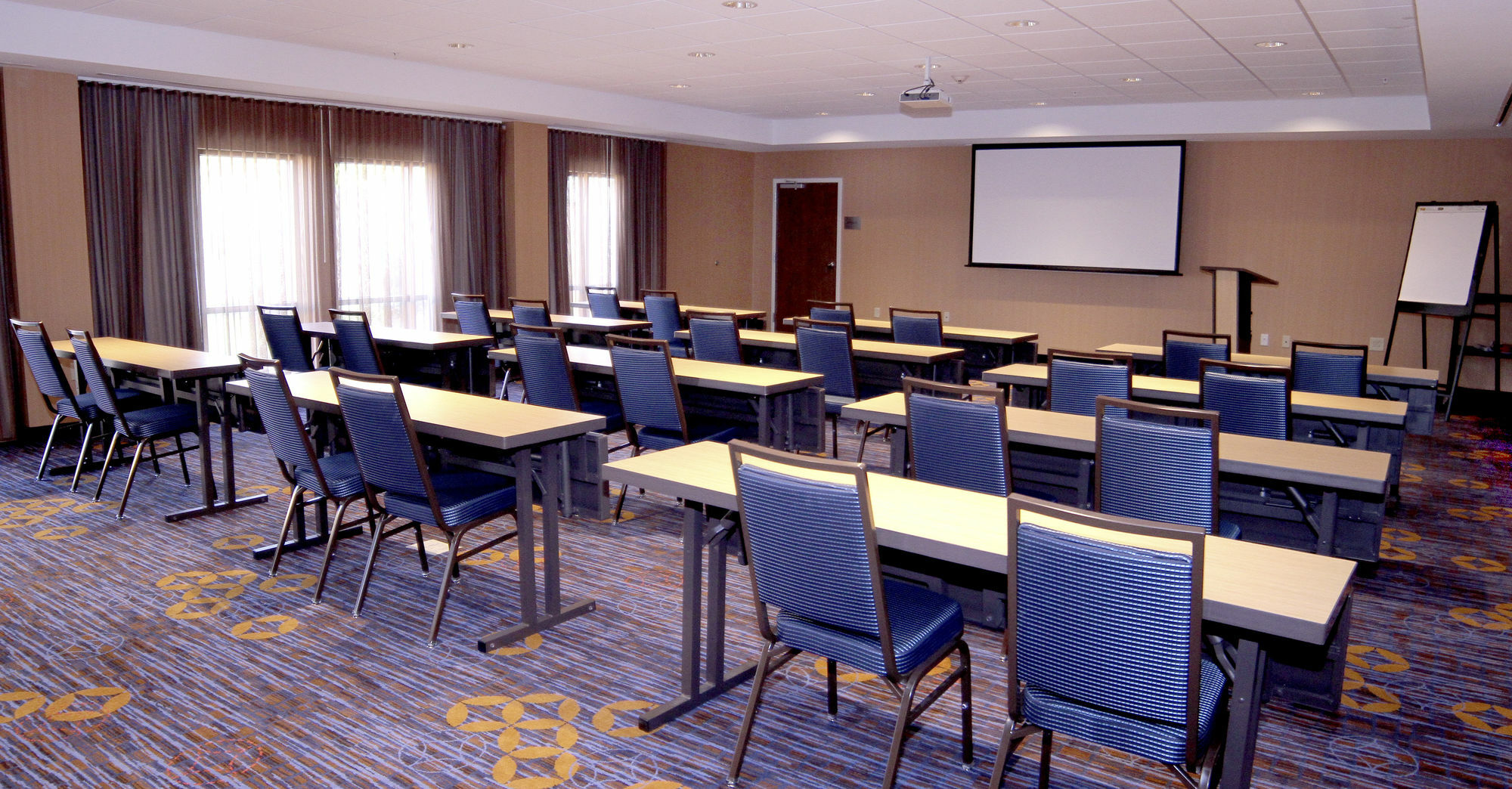 Courtyard By Marriott Jackson Airport/Pearl Hotel Exterior photo